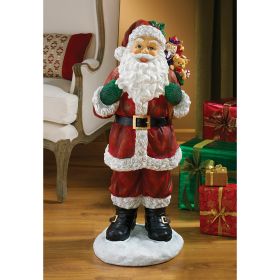 VISIT FROM SANTA CLAUS STATUE