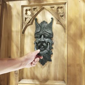 CASTLE GLADSTONE GREENMAN DOORKNOCKER